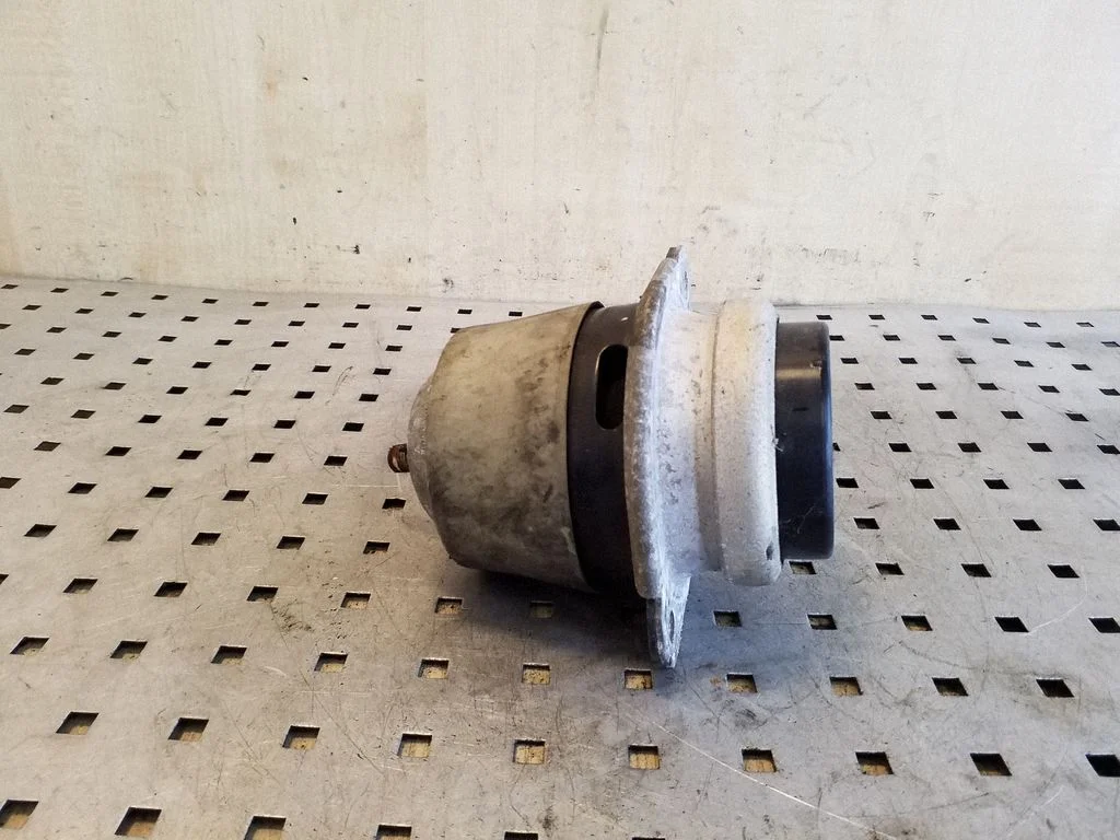 Mootoripadi 7L8199131A