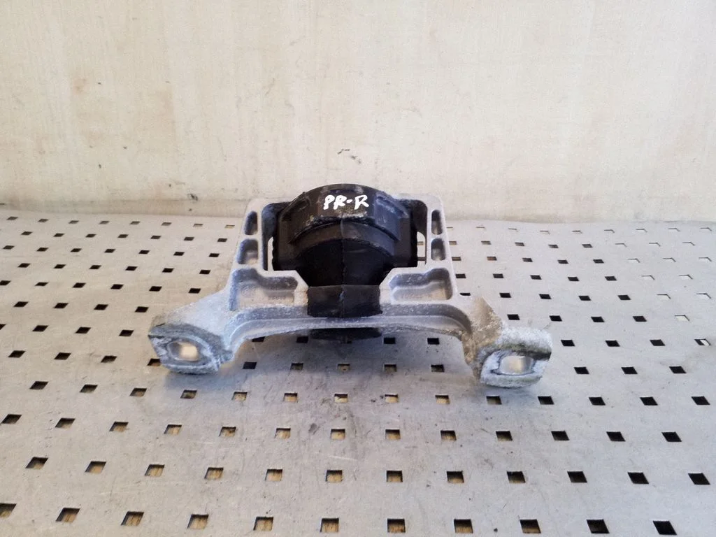 Engine mount bracket 326B23N