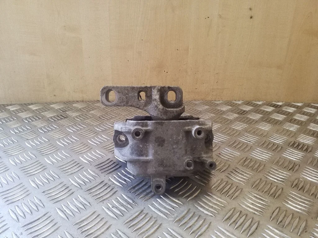 Engine mount bracket 1K0199262CN