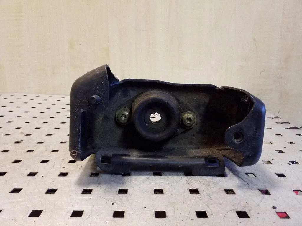Engine mount bracket 96230491