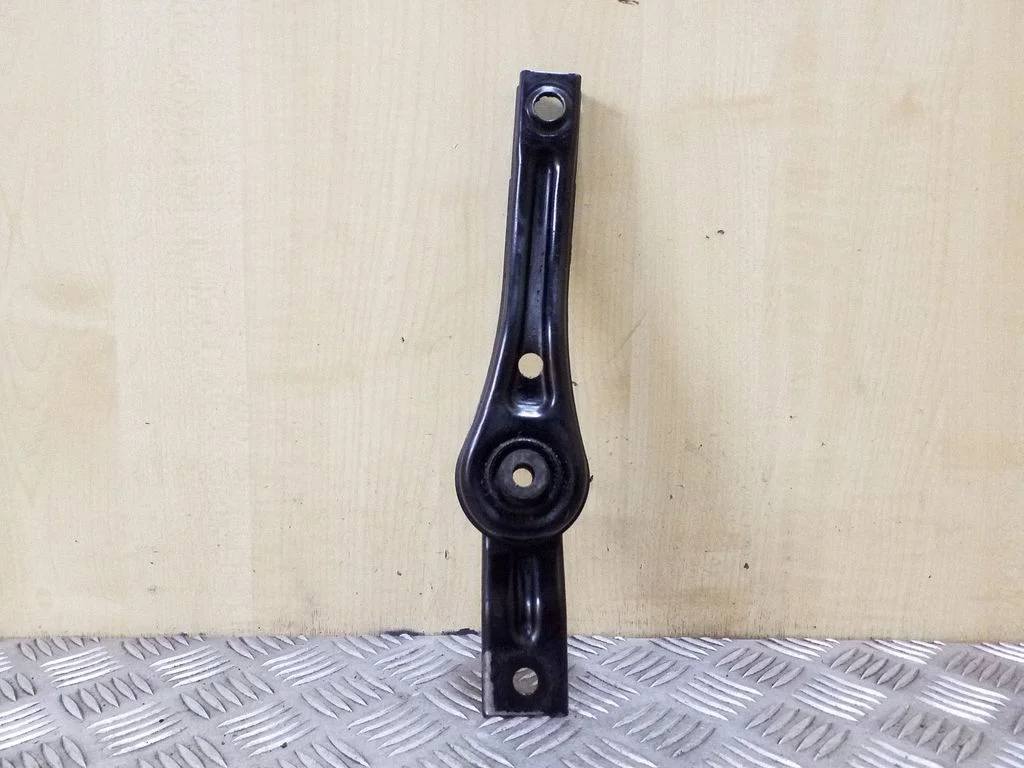 Engine mount bracket 5Q0199855N