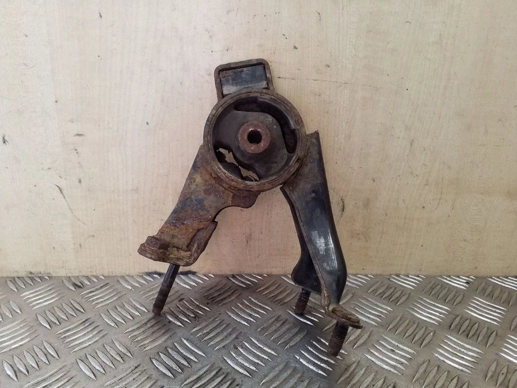 Engine mount bracket 1237127020