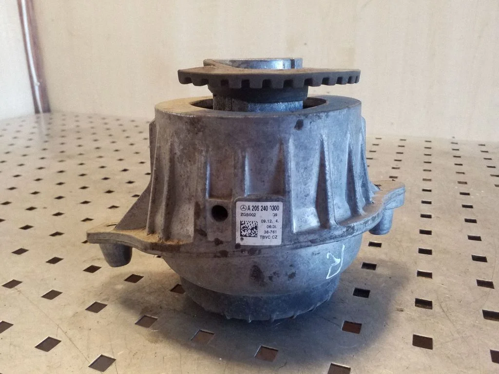 Poduszka silnika A2052400300
