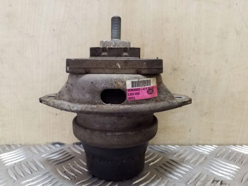 Engine mount bracket KKB500602