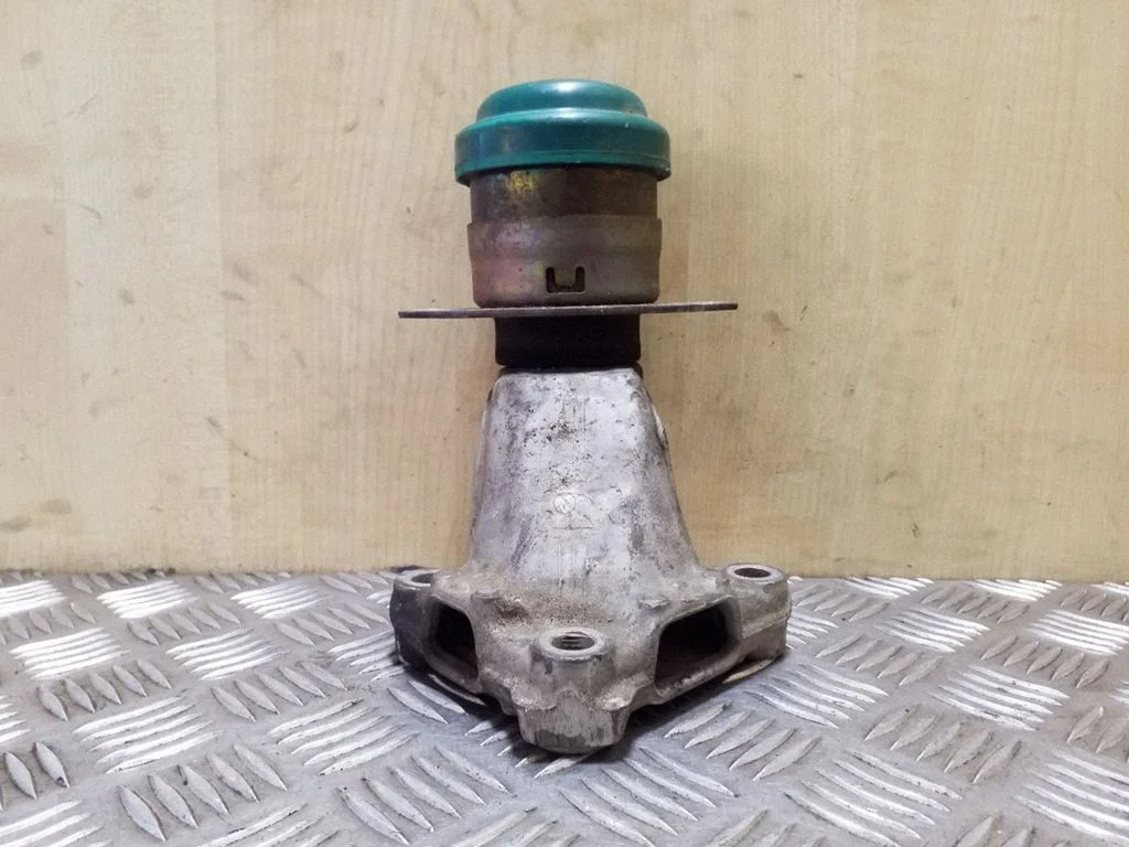 Engine mount bracket 9640952280