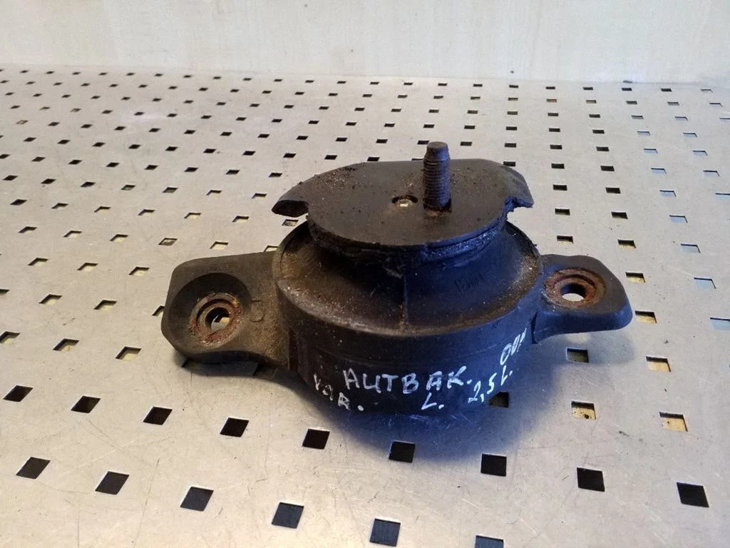 Engine mount bracket