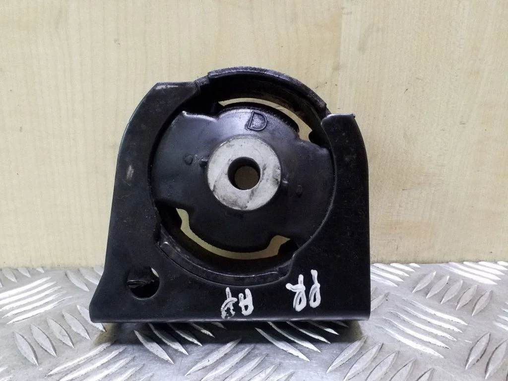 Engine mount bracket