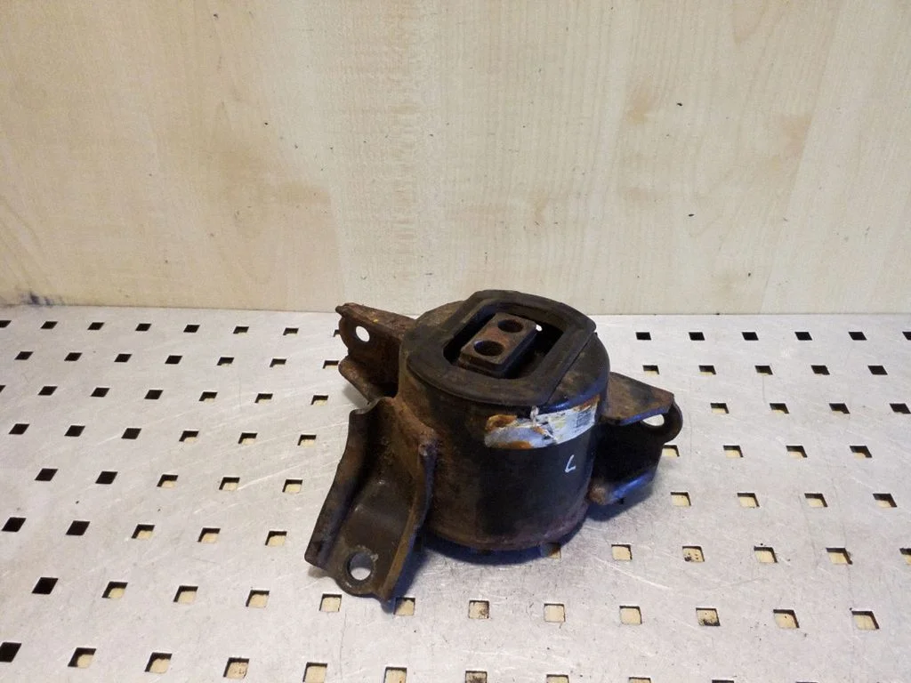Engine mount bracket – left