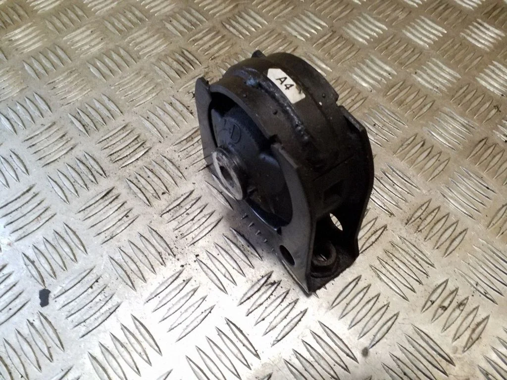 Engine mount bracket