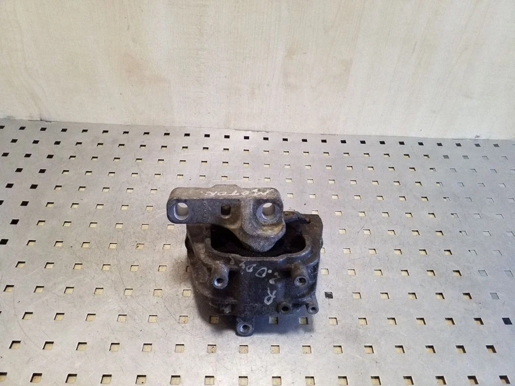 Mootoripadi 1K0199262CE