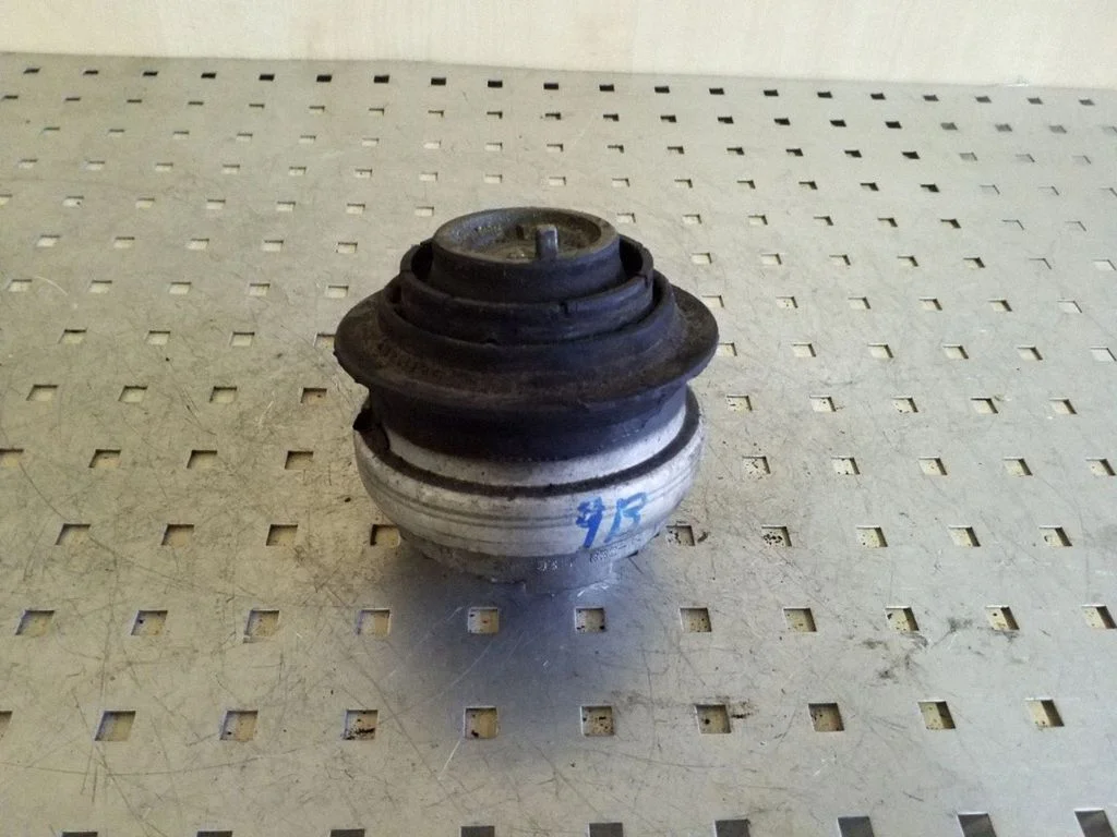 Engine mount bracket 2112400317