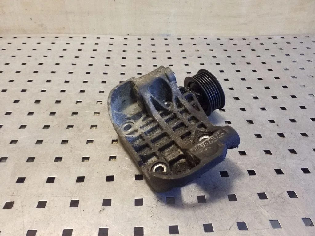 Generator/alternator bracket 059903143AC