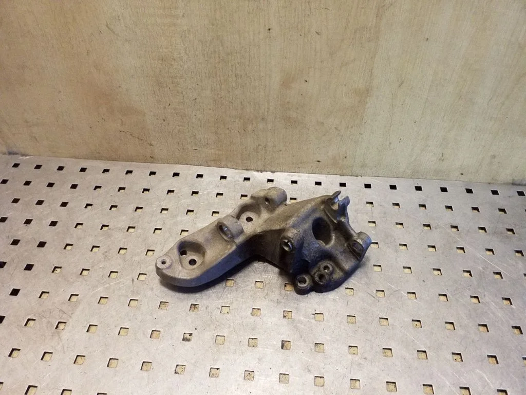 Generator/alternator bracket 9641715580