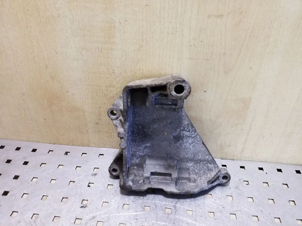 Generator/alternator bracket 070903143C