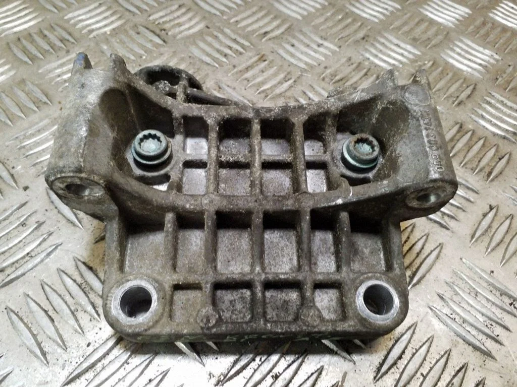 Generator/alternator bracket – Audi A8 S8 D3 4E (2002-2009)