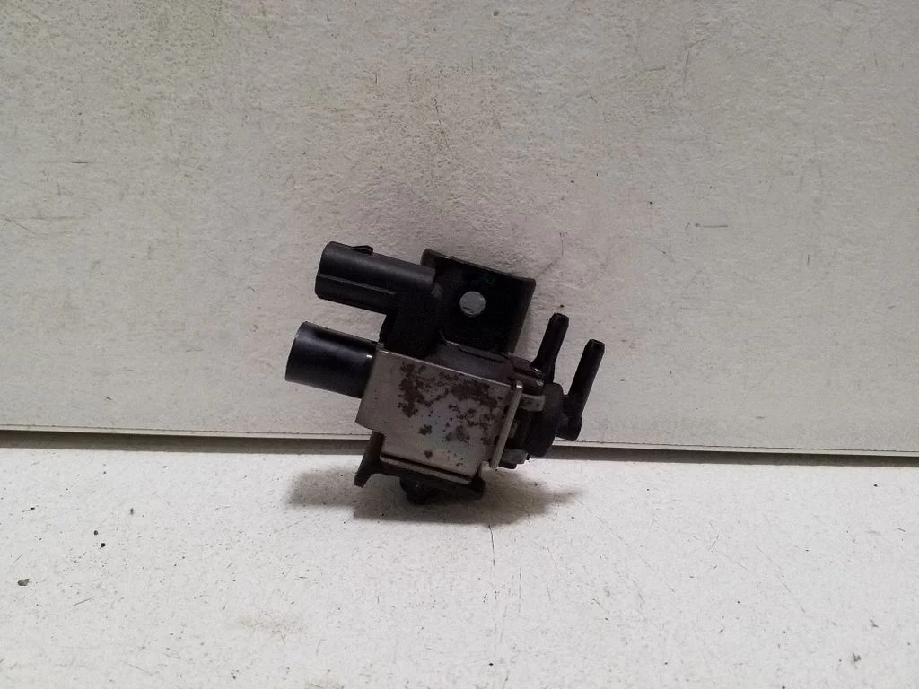 Vacuum valve