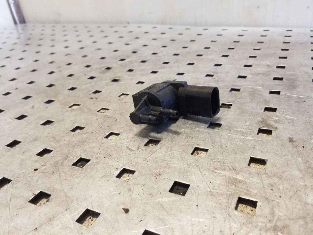 Vacuum valve 1K0906283A