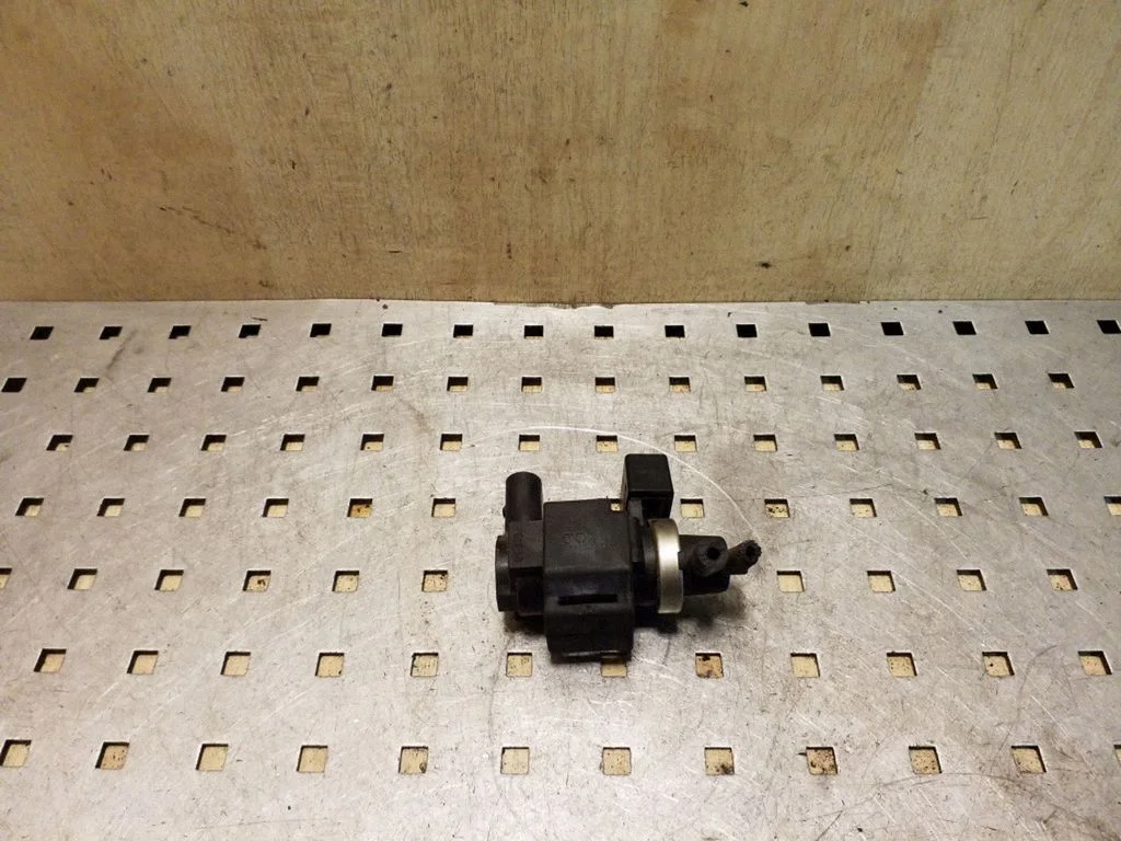 Vacuum valve 8E0906628