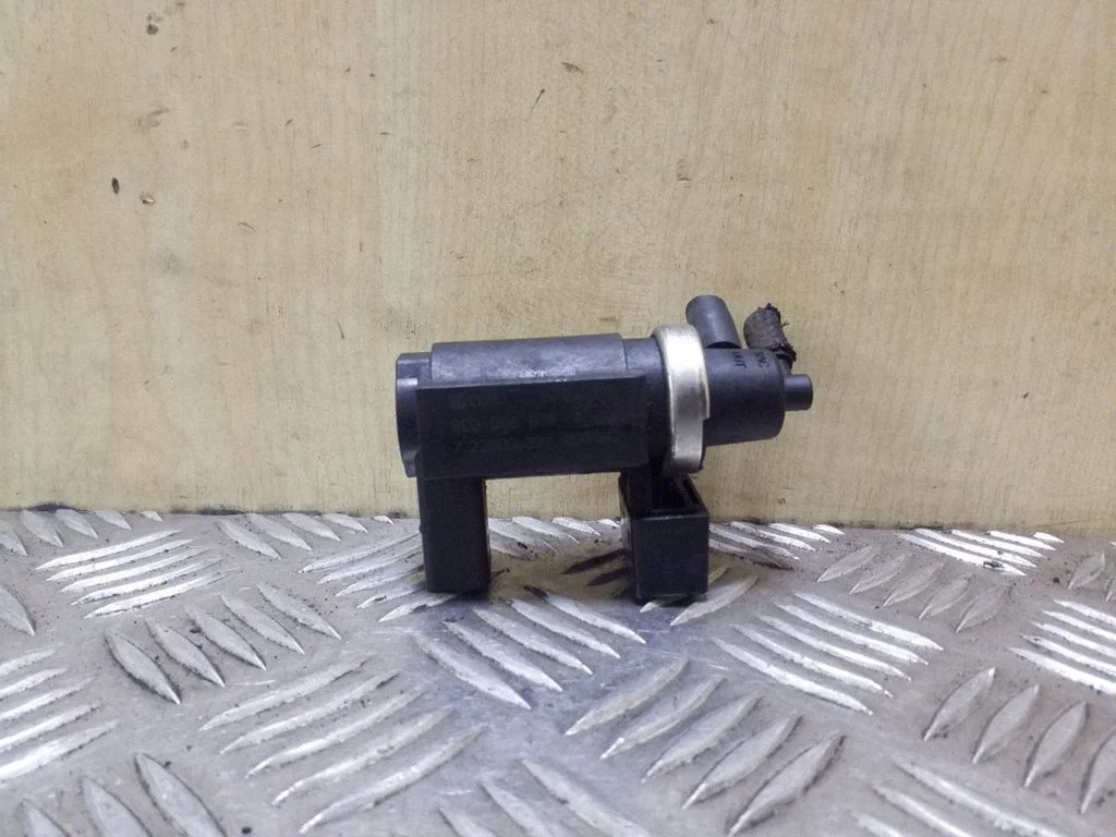 Vacuum valve 8E0906628