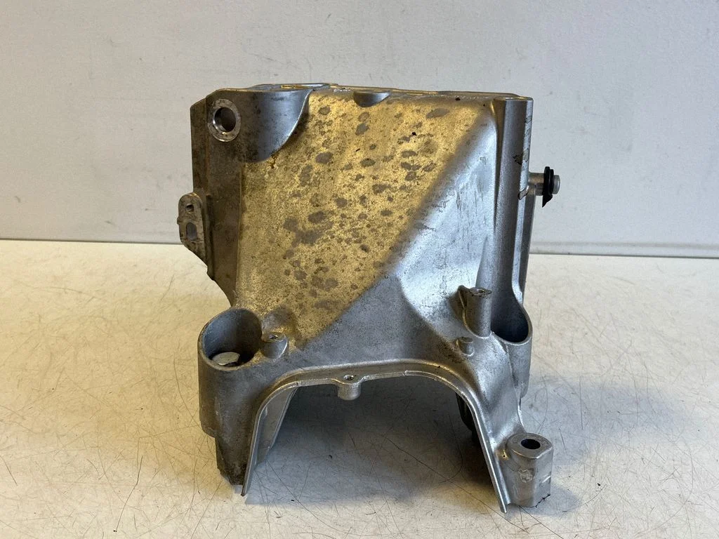Dzinēja stiprinājuma kronšteins 05C199207G