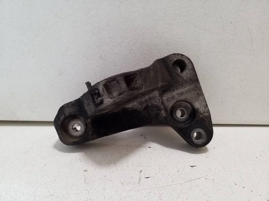 Engine mounting bracket 7H0199207C