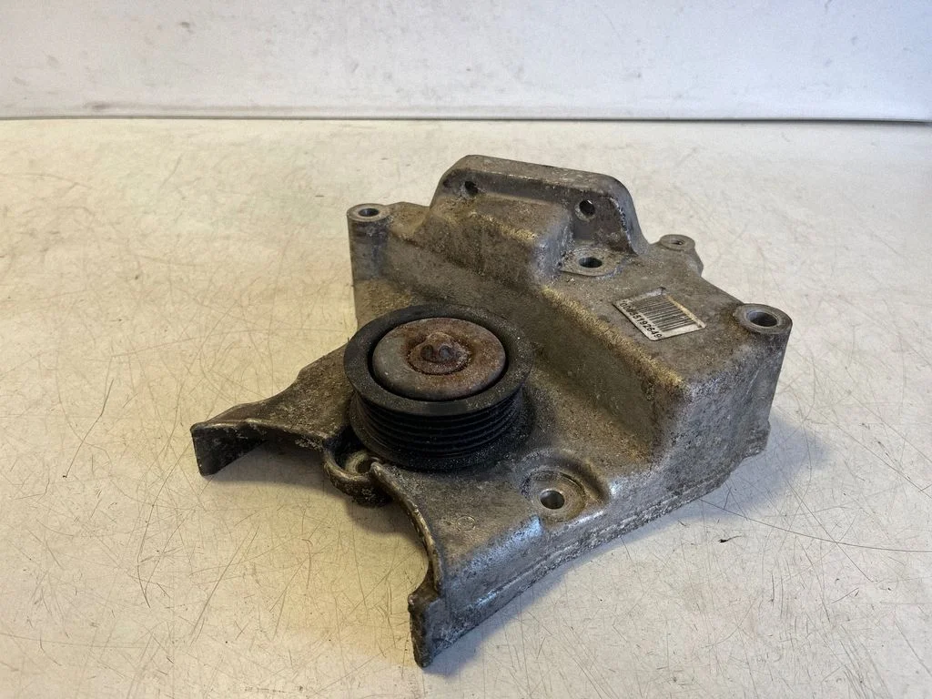 Engine mounting bracket 55192649