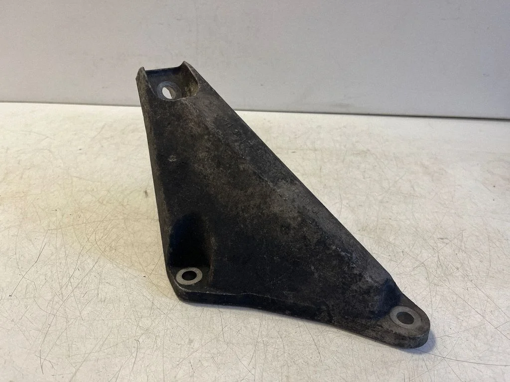 Engine mounting bracket 3414581