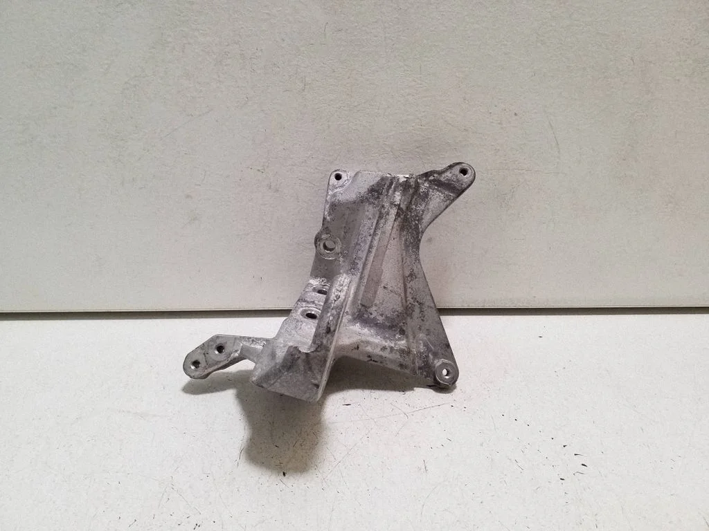Engine mounting bracket A6542241800
