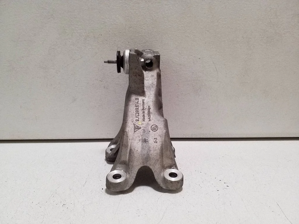Engine mounting bracket 9J1399514B