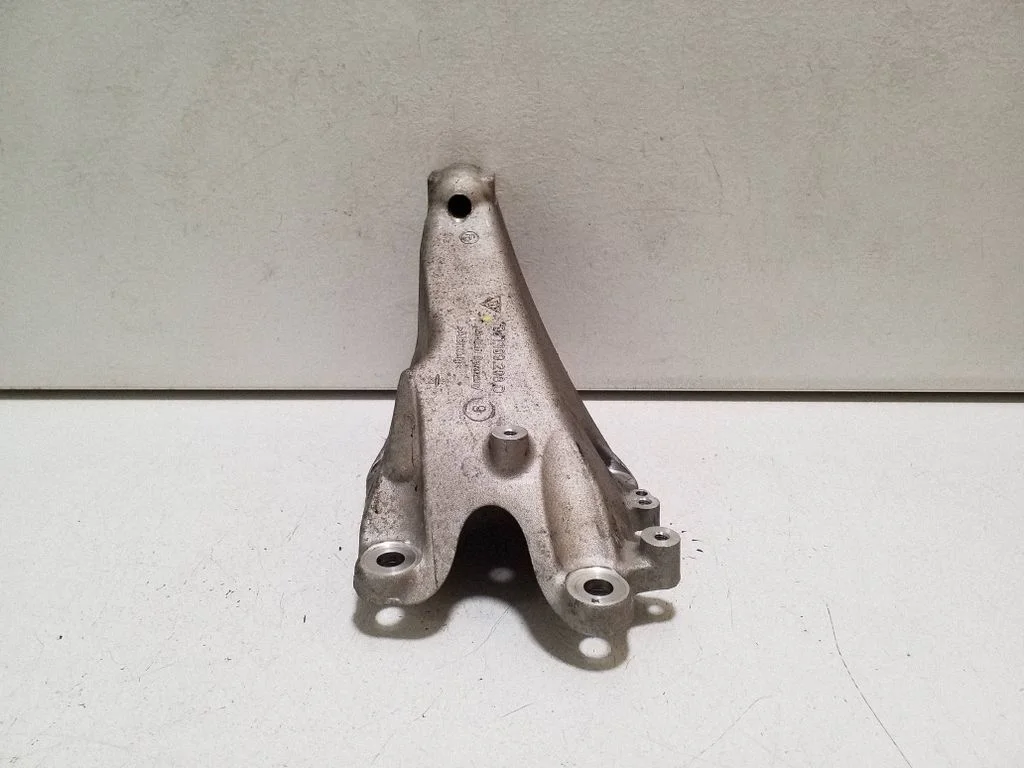 Engine mounting bracket 9J1199208D