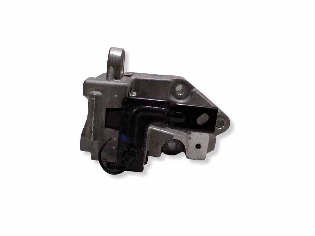 Engine mounting bracket