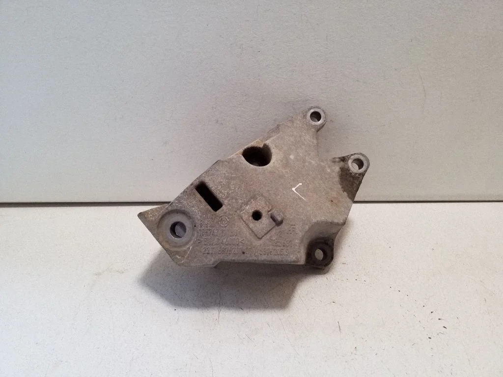 Engine mounting bracket – BMW 3 Series G20 G21 (2019-)