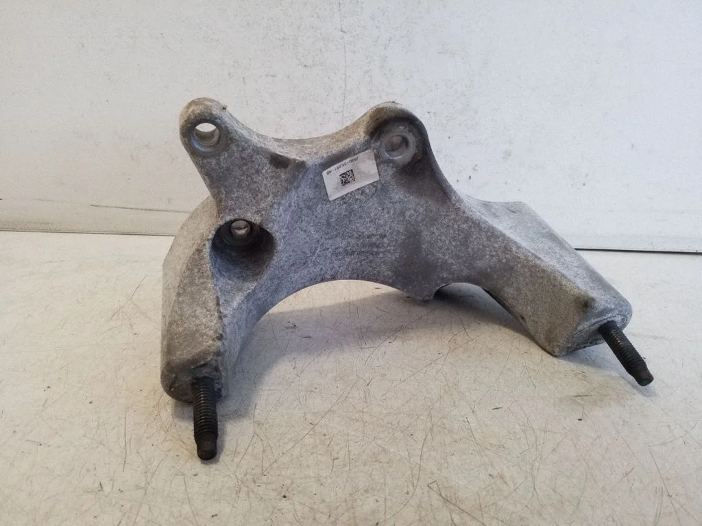 Engine mounting bracket JB3G5K291AB