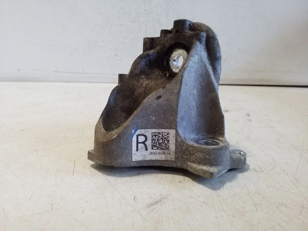 Engine mounting bracket JB3G6046AA