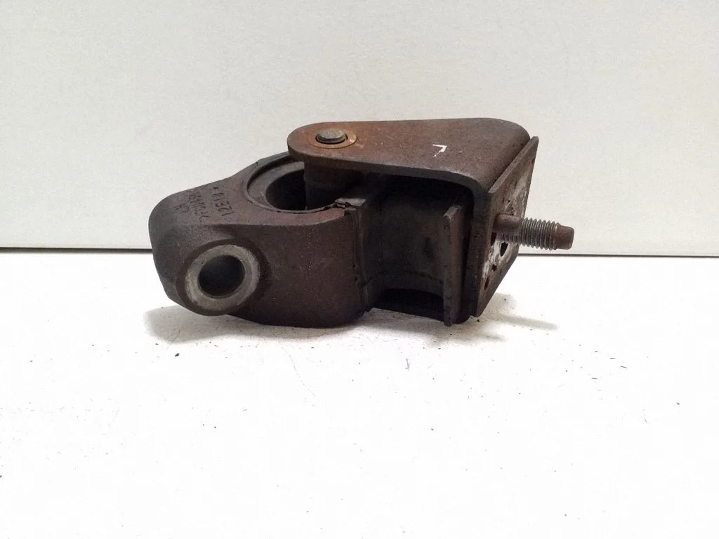 Engine mounting bracket AB396B032AF