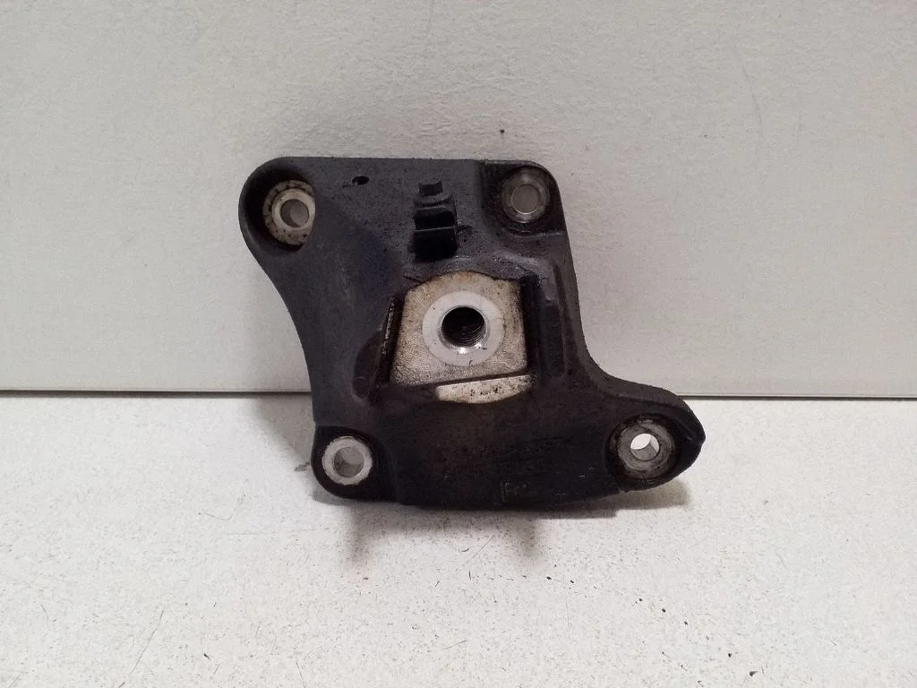 Engine mounting bracket – Ford Ranger (2012-2018)