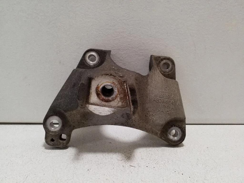 Engine mounting bracket – Ford Ranger (2012-2018)