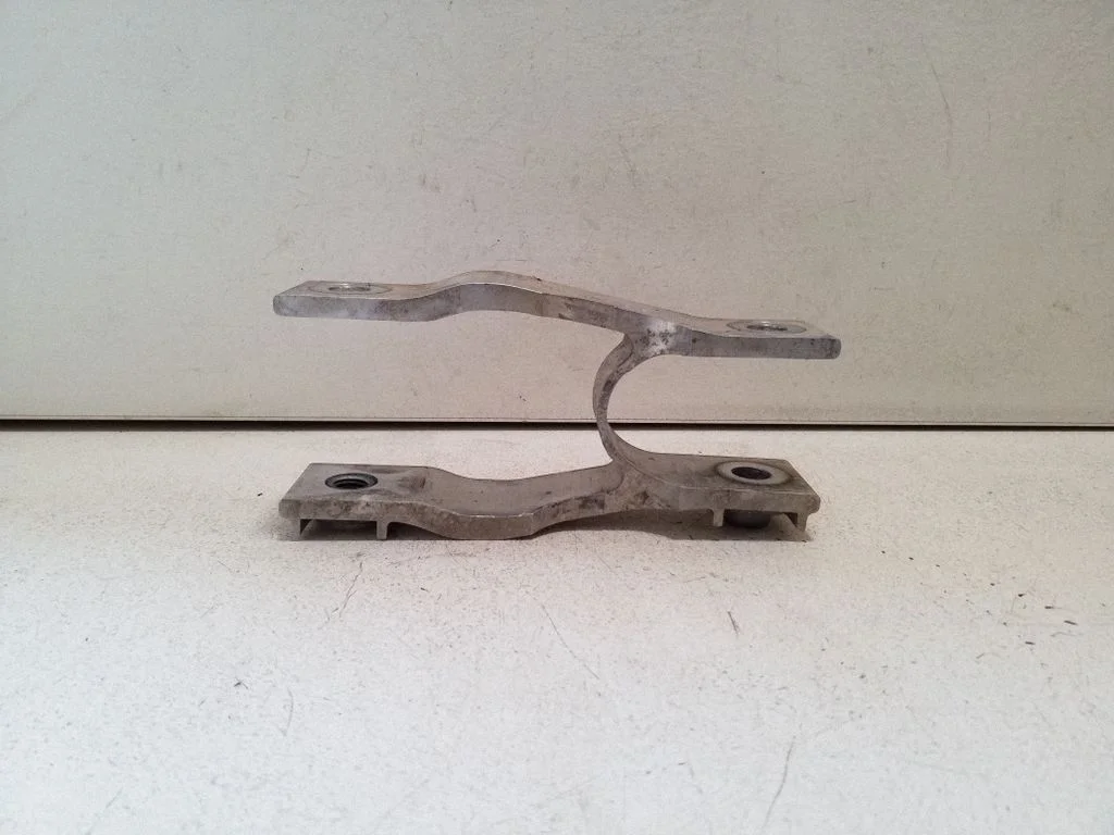 Engine mounting bracket 32139982