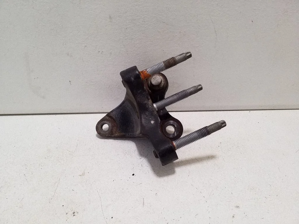 Engine mounting bracket – Ford Transit Custom (2013-2023)