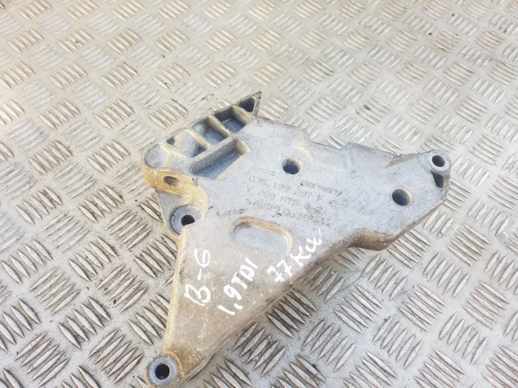 Mootori kinnituskronstein 03G199207