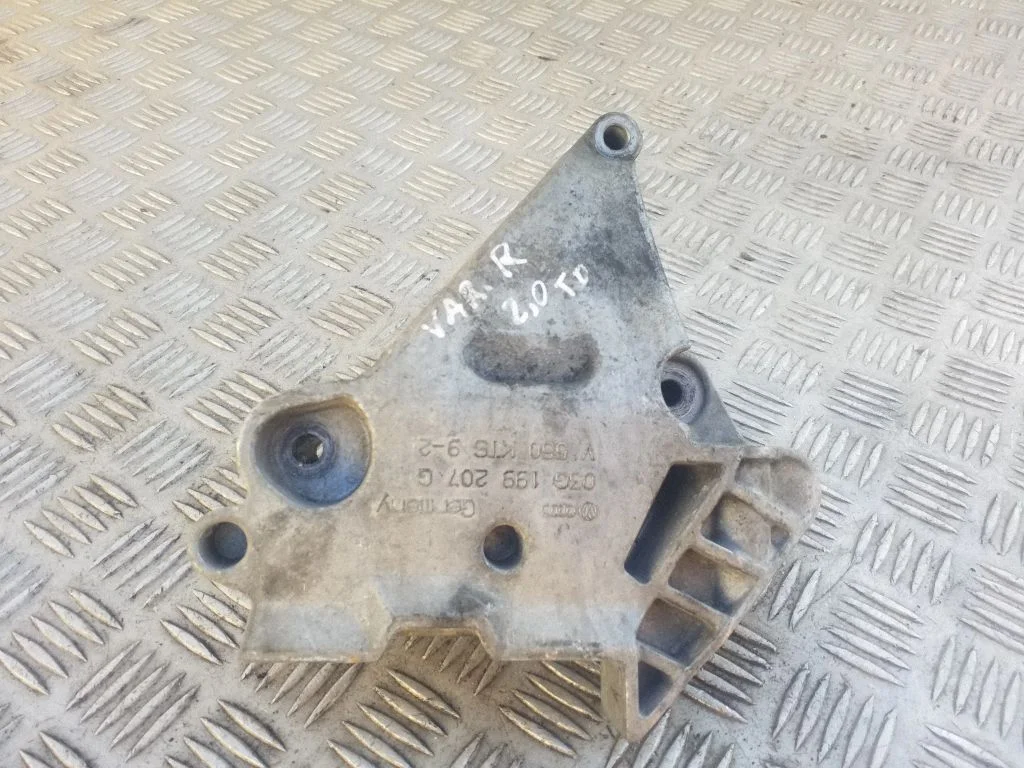 Mootori kinnituskronstein 03G199207