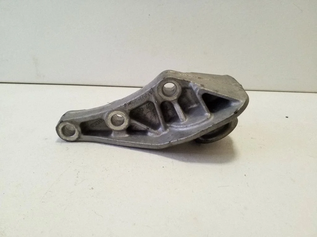 Engine mounting bracket 5QE199308B