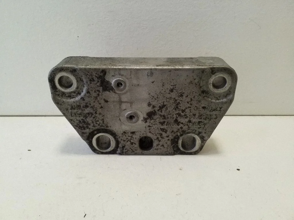 Engine mounting bracket 5QE199588B