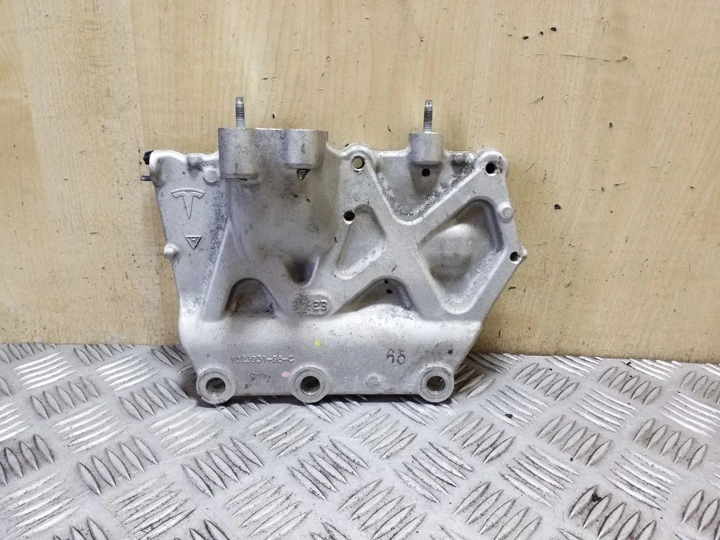 Variklio tvirtinimo kronšteinas