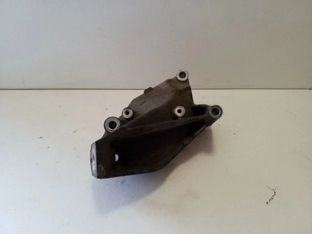 Engine mounting bracket 03L199307