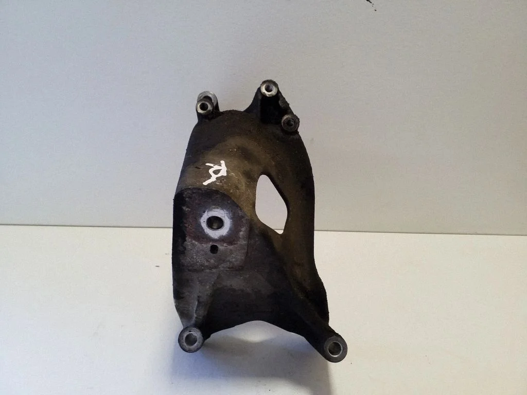 Engine mounting bracket 03L199308