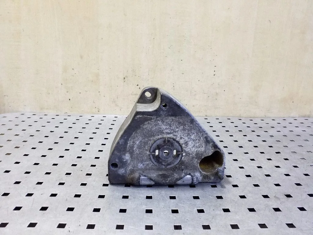 Engine mounting bracket 8Z0199214B