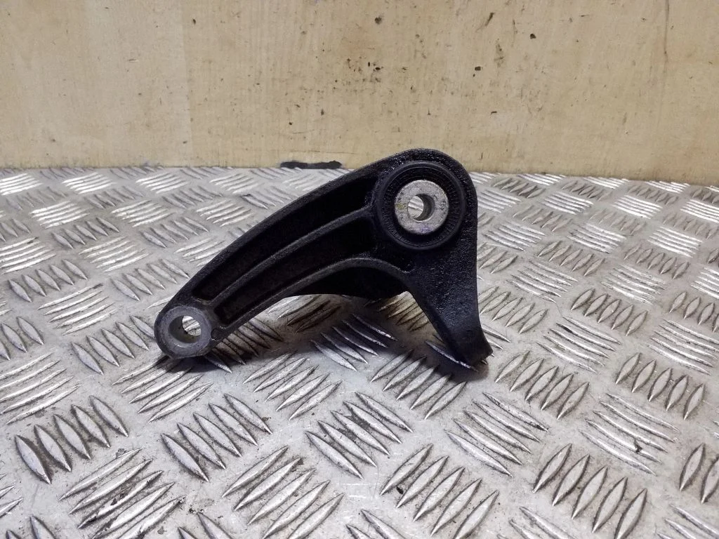 Engine mounting bracket AV616P093GA
