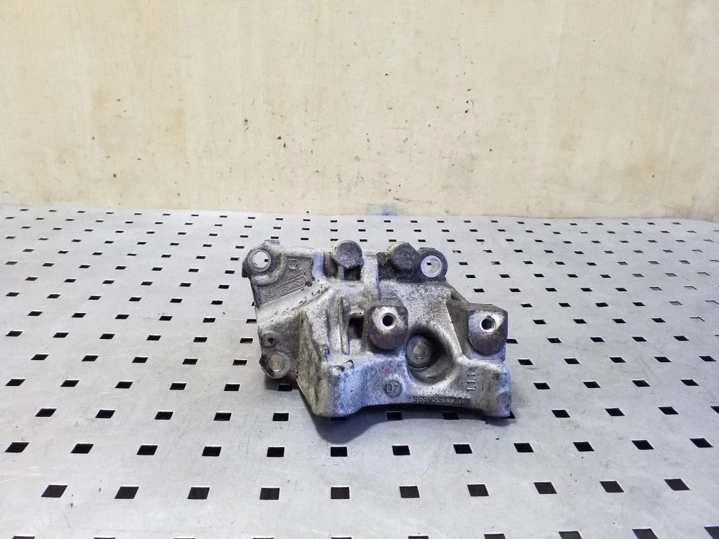 Engine mounting bracket 9656597780