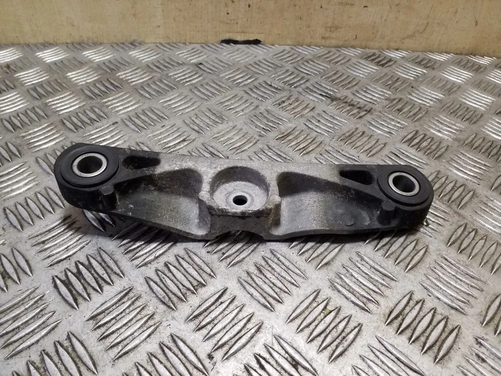 Engine mounting bracket 31277073